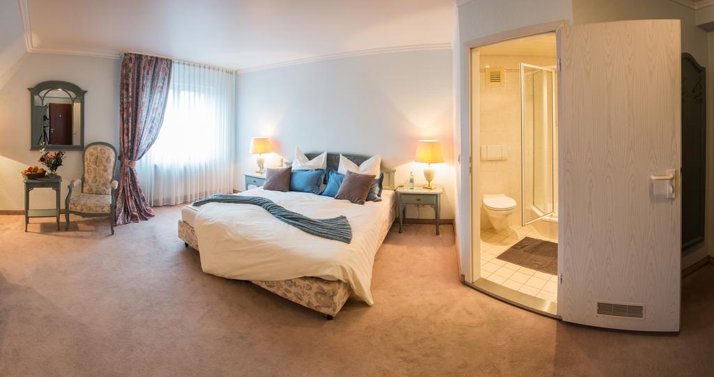 Hotel & Restaurant Zum Vater Rhein Monheim am Rhein Bilik gambar